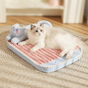 Warm Interactive Cat Nest Comfy Bed for Feline Fun